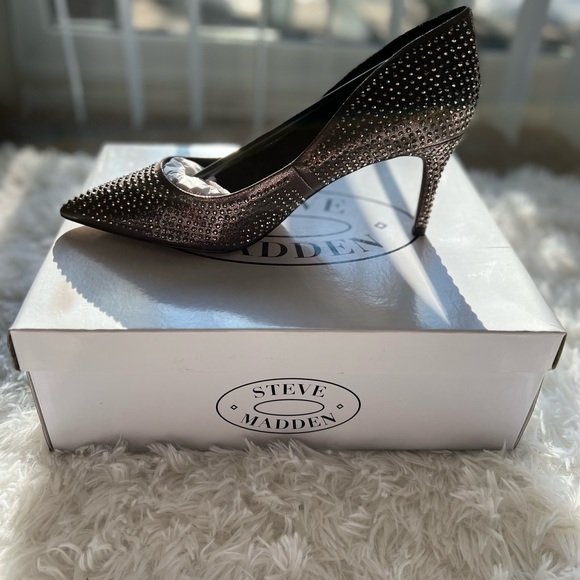 Steve Madden Mandi-R Lead Pump - Picture 5 of 12